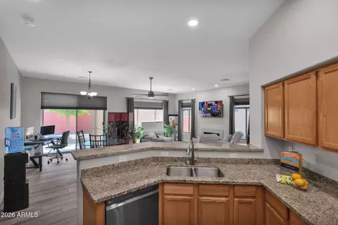 Kitchen - 3917 E Carter Dr, Phoenix, AZ 85042 photo 1 of 4