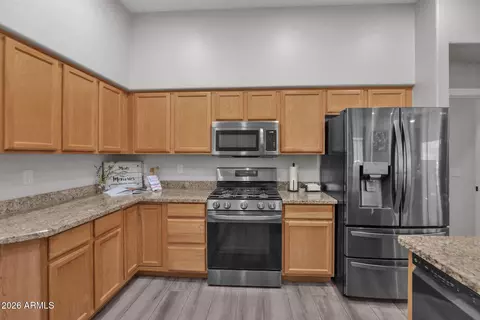 Kitchen - 3917 E Carter Dr, Phoenix, AZ 85042 photo 3 of 4