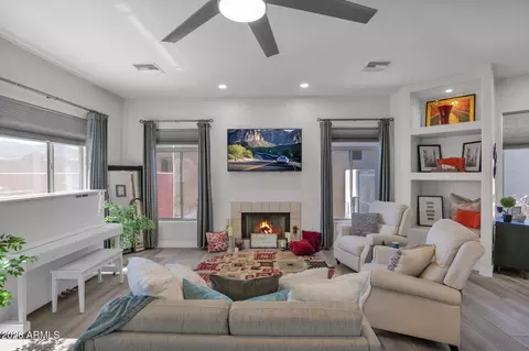 Living - 3917 E Carter Dr, Phoenix, AZ 85042 photo 2 of 4