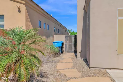 Exterior - 3917 E Carter Dr, Phoenix, AZ 85042 photo 8 of 9