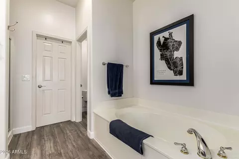 Bath - 7445 Eagle Crest Dr #1112, Mesa, AZ 85207 photo 2 of 3