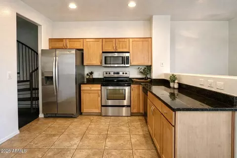 2264 E Huntington Dr, Phoenix, AZ 85040