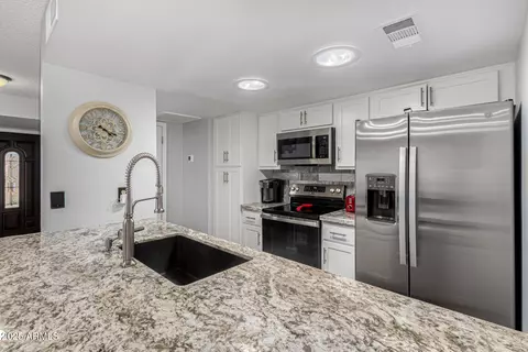 Kitchen - 7811 E Park View Dr, Mesa, AZ 85208 photo 2 of 3