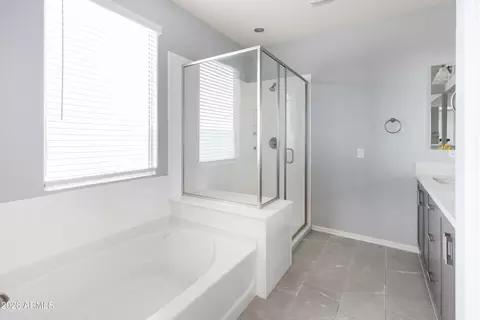 Bath - 25304 N 19th Ln, Phoenix, AZ 85085 photo 1 of 3