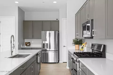Kitchen - 25304 N 19th Ln, Phoenix, AZ 85085 photo 3 of 4