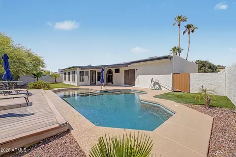 Exterior - 1633 W Evans Dr, Phoenix, AZ 85023 photo 3 of 8