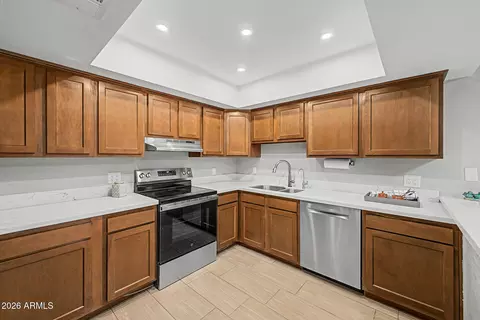 Kitchen - 1633 W Evans Dr, Phoenix, AZ 85023 photo 5 of 9