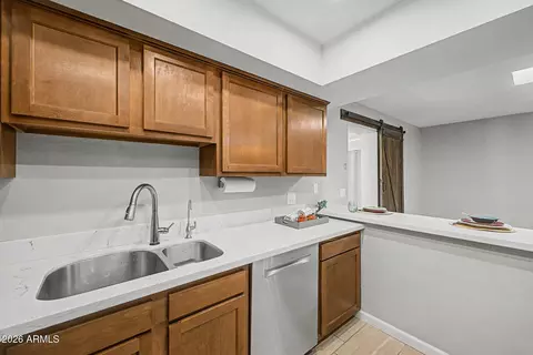 Kitchen - 1633 W Evans Dr, Phoenix, AZ 85023 photo 7 of 9