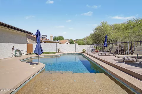 Exterior - 1633 W Evans Dr, Phoenix, AZ 85023 photo 4 of 8