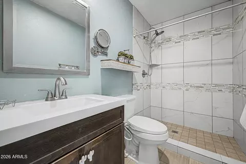 Bath - 1633 W Evans Dr, Phoenix, AZ 85023 photo 1 of 3