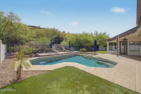 Exterior - 1633 W Evans Dr, Phoenix, AZ 85023 photo 2 of 8