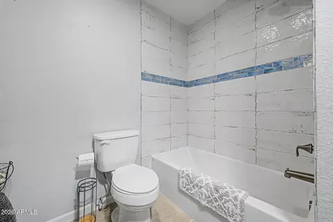 Bath - 1633 W Evans Dr, Phoenix, AZ 85023 photo 3 of 3
