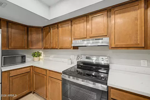 Kitchen - 1633 W Evans Dr, Phoenix, AZ 85023 photo 6 of 9