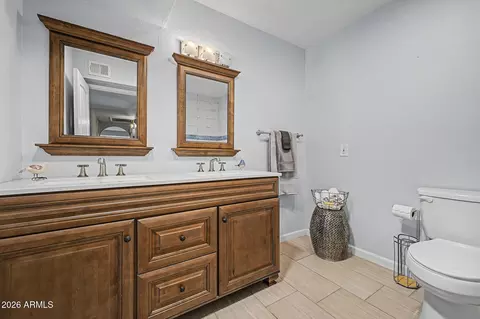 Bath - 1633 W Evans Dr, Phoenix, AZ 85023 photo 2 of 3