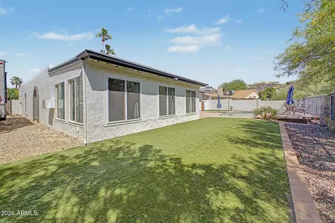 Exterior - 1633 W Evans Dr, Phoenix, AZ 85023 photo 6 of 8