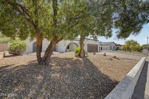 Exterior - 1633 W Evans Dr, Phoenix, AZ 85023 photo 7 of 8