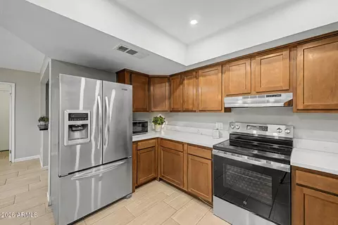 Kitchen - 1633 W Evans Dr, Phoenix, AZ 85023 photo 9 of 9