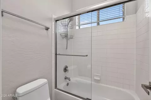 Bath - 6952 E Trailridge Cir, Mesa, AZ 85207 photo 2 of 9