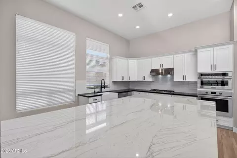 Kitchen - 6952 E Trailridge Cir, Mesa, AZ 85207 photo 5 of 6