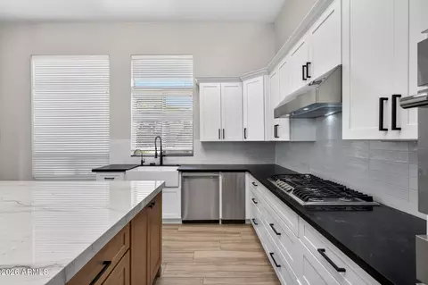 Kitchen - 6952 E Trailridge Cir, Mesa, AZ 85207 photo 3 of 6