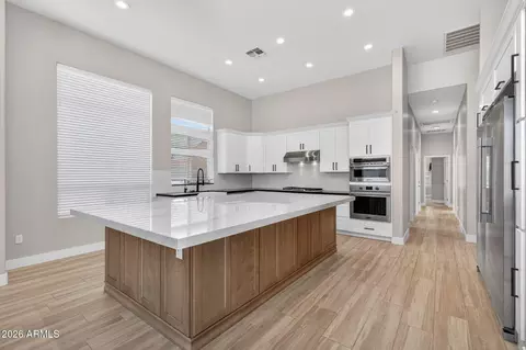 Kitchen - 6952 E Trailridge Cir, Mesa, AZ 85207 photo 2 of 6