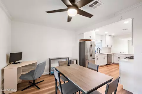 Dining - 3911 N 13th Way, Phoenix, AZ 85014 photo 2 of 2