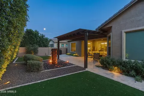 1104 E Knightsbridge Way, Gilbert, AZ 85297 photo 6