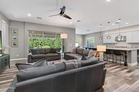 1104 E Knightsbridge Way, Gilbert, AZ 85297 photo 8