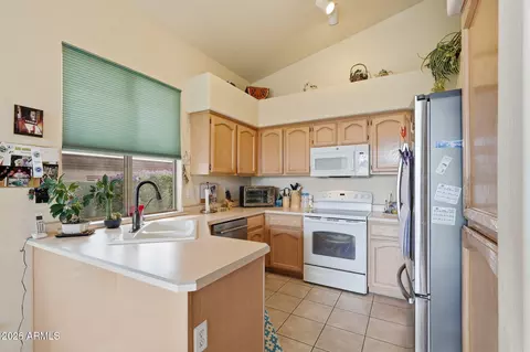 Kitchen - 6334 E Viewmont Dr #58, Mesa, AZ 85215 photo 2 of 6