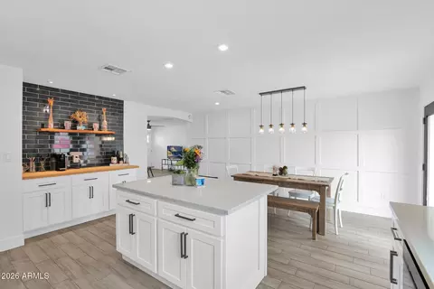 Kitchen - 407 E Auburn Dr, Tempe, AZ 85283 photo 7 of 9