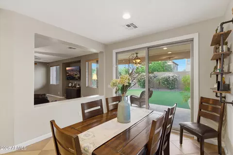 Dining - 2316 W Eagle Feather Rd, Phoenix, AZ 85085 photo 1 of 3