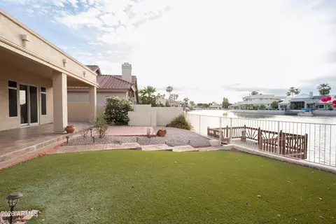 5708 W Abraham Ln, Glendale, AZ 85308
