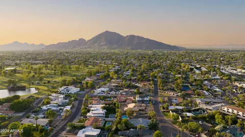 View/Area - 3045 N Marigold Dr, Phoenix, AZ 85018 photo 5 of 6