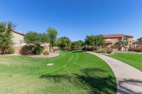 Exterior - 1271 E Canyon Creek Dr, Gilbert, AZ 85296 photo 12 of 13