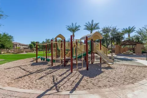 View/Area - 1271 E Canyon Creek Dr, Gilbert, AZ 85296 photo 3 of 4