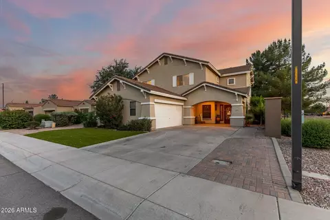 Exterior - 1271 E Canyon Creek Dr, Gilbert, AZ 85296 photo 2 of 13