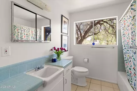 Bath - 1810 Euclid Ave, Phoenix, AZ 85042 photo 2 of 2