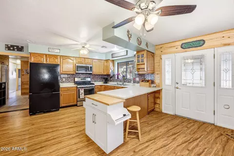 Kitchen - 3121 Cedar Dr, Overgaard, AZ 85933 photo 1 of 3