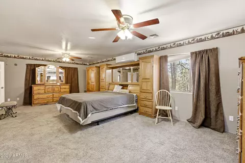 Bedroom - 3121 Cedar Dr, Overgaard, AZ 85933 photo 1 of 5