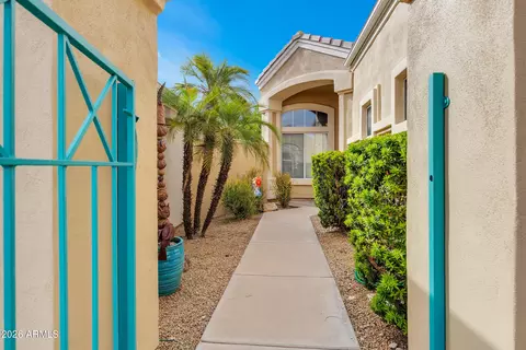 Exterior - 1124 E Hiddenview Dr, Phoenix, AZ 85048 photo 2 of 7