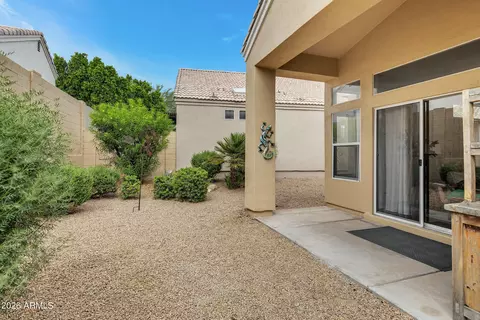 Exterior - 1124 E Hiddenview Dr, Phoenix, AZ 85048 photo 3 of 7