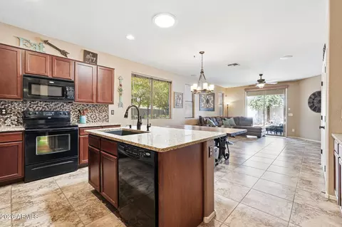 Kitchen - 2650 E Dennisport Ave, Gilbert, AZ 85295 photo 4 of 5
