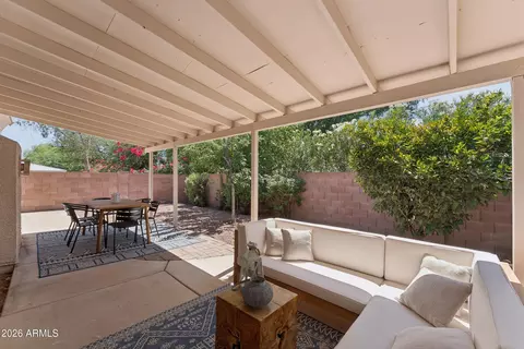 Exterior - 3326 N 42nd St, Phoenix, AZ 85018 photo 3 of 4