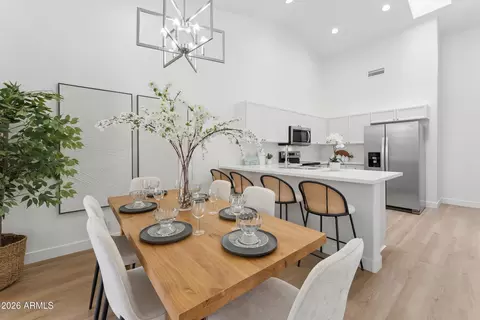 Dining - 3326 N 42nd St, Phoenix, AZ 85018 photo 3 of 3