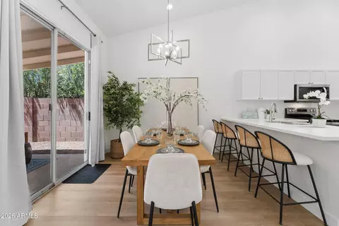 Dining - 3326 N 42nd St, Phoenix, AZ 85018 photo 1 of 3