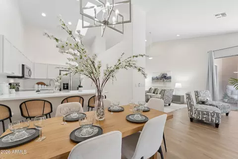 Dining - 3326 N 42nd St, Phoenix, AZ 85018 photo 2 of 3