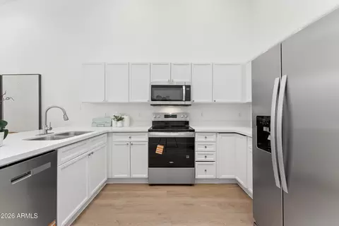 Kitchen - 3326 N 42nd St, Phoenix, AZ 85018 photo 3 of 3