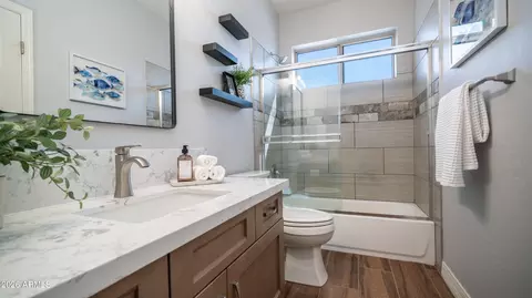 Bath - 7526 E Orion Cir, Mesa, AZ 85207 photo 7 of 8