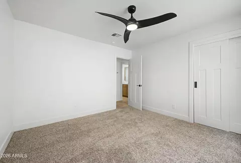 6002 E Winchcomb Dr, Scottsdale, AZ 85254