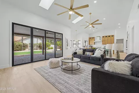 6002 E Winchcomb Dr, Scottsdale, AZ 85254